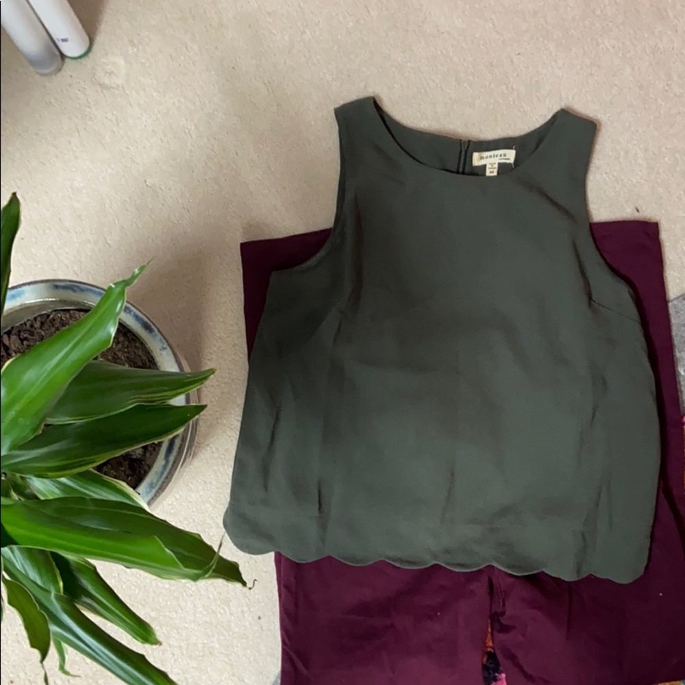 Scalloped Crop Tank